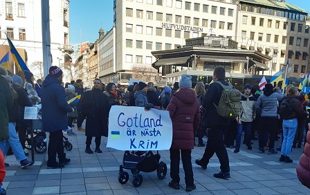 Demonstration mot Putinkriget - Norrmalmstorg 26 februari 2022