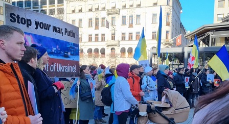 Demonstration mot Putinkriget - Norrmalmstorg 26 februari 2022